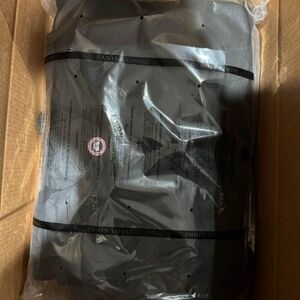 Canada Goose Langford Parka Navy Bleu Black Label Medium